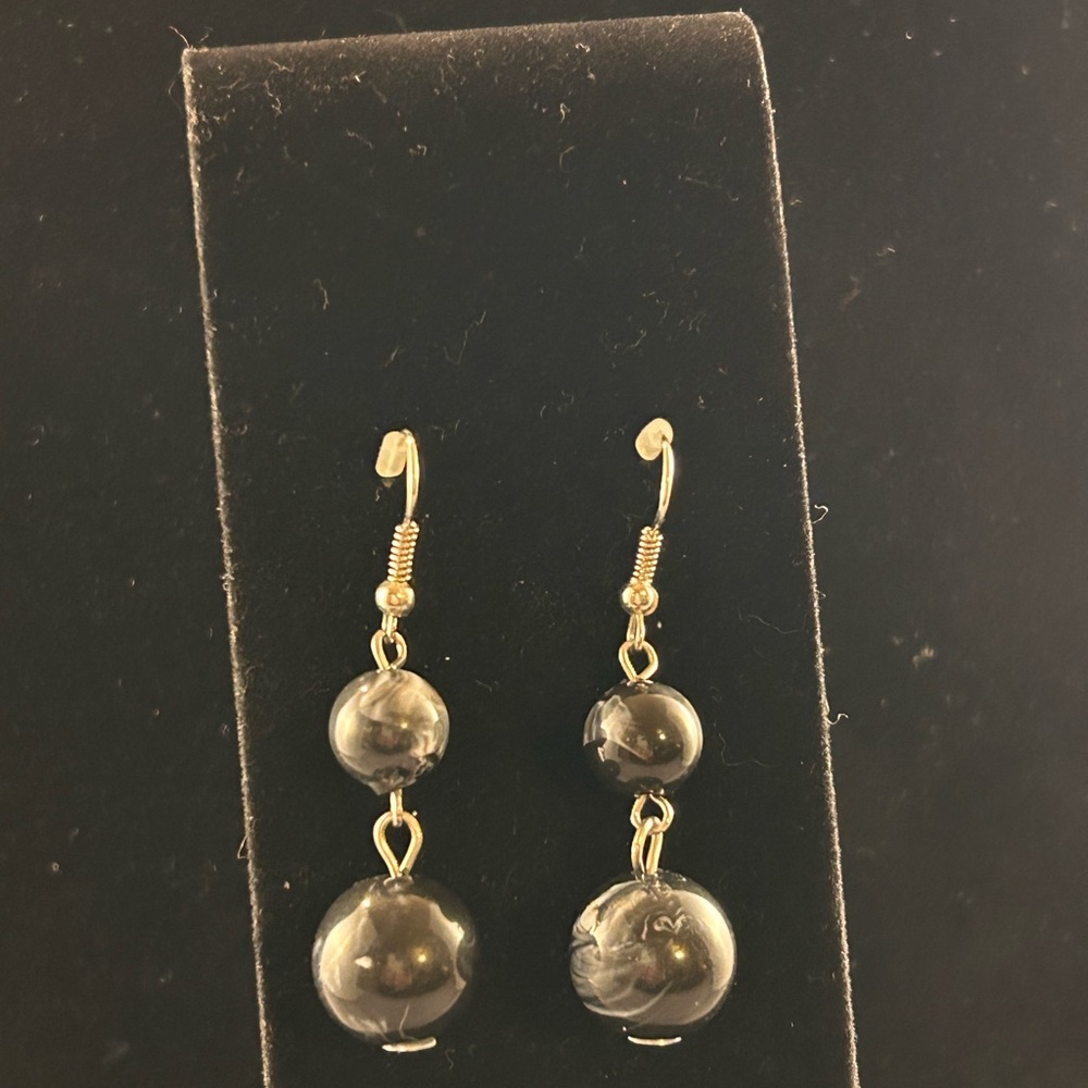 Premier Jewelry. Gently worn, in box - Picture 3 of 4